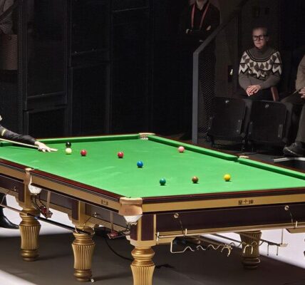 mark selby playing snooker