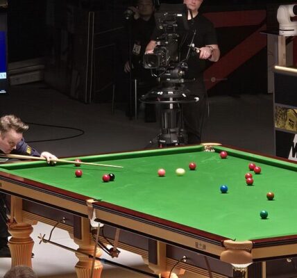 shaun murphy playing snooker