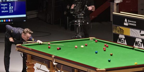 shaun murphy playing snooker